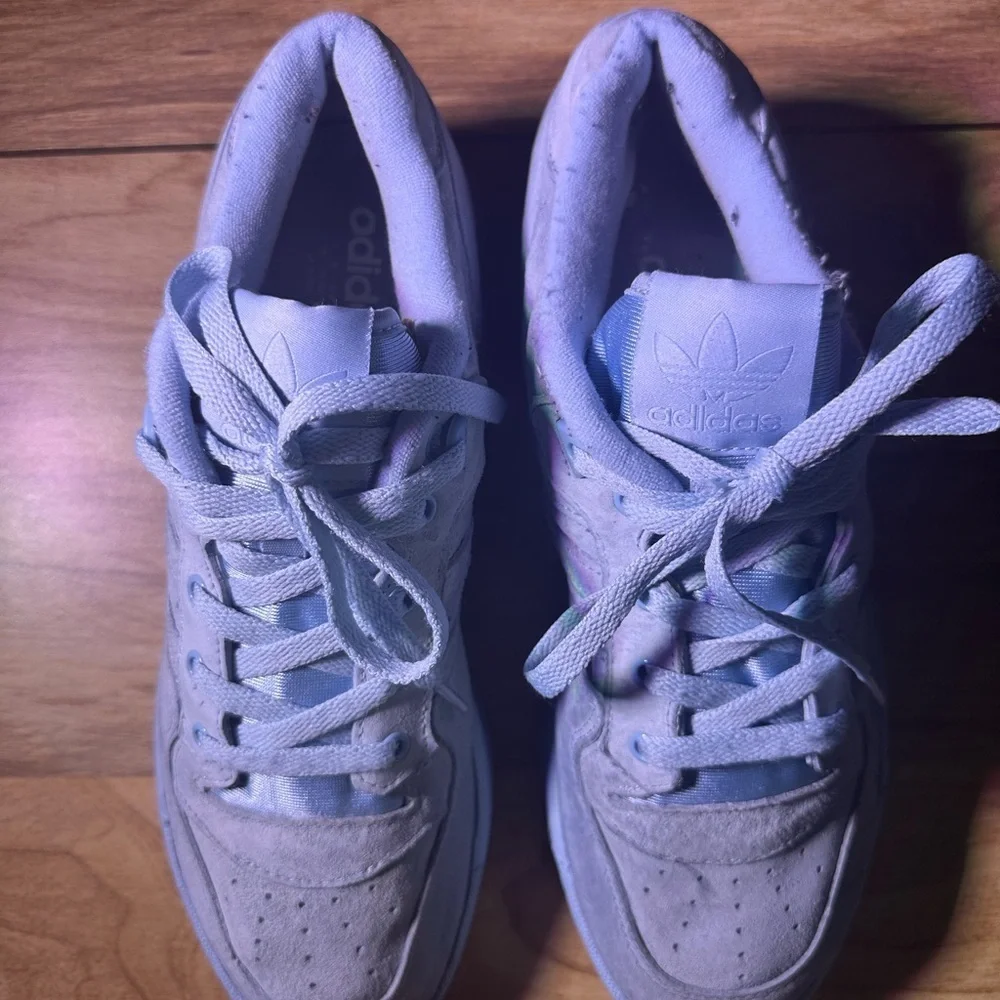 adidas chic comfy